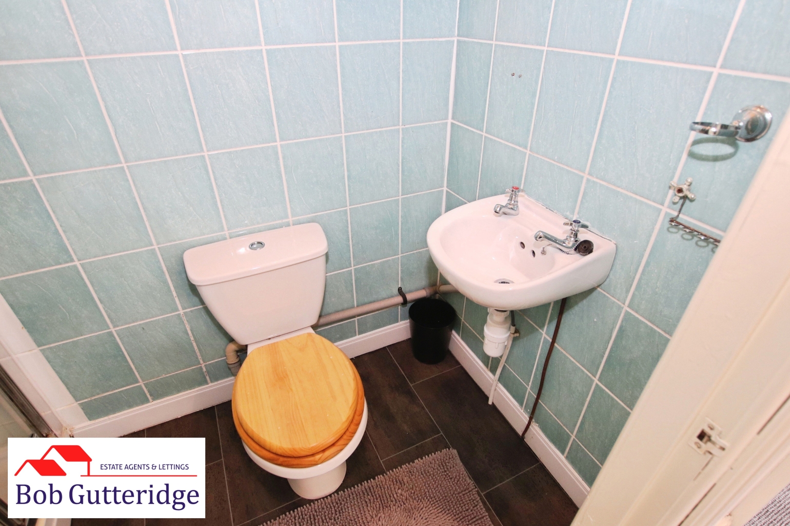 ENSUITE SHOWER ROOM